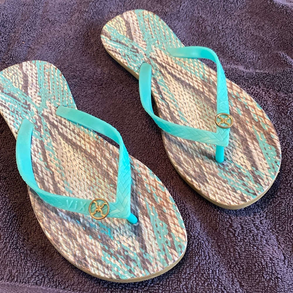 Women’s flip-flops new never worn size 8
